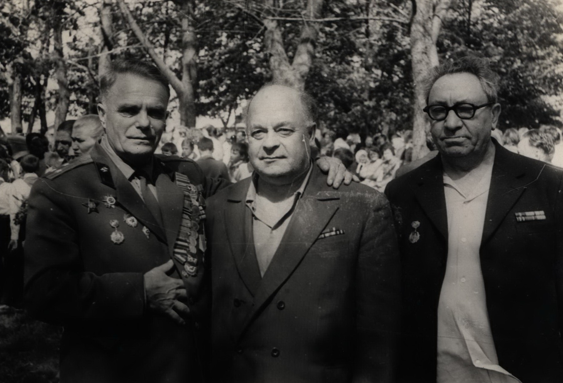 Тараненко слева в 1975 году